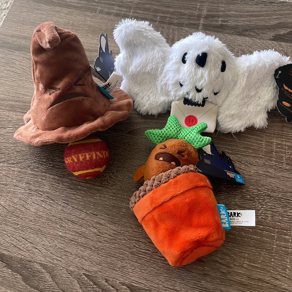 Harry potter barkbox mandrake hedwig owl sorting hat plush XS S universal studio